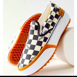 ISO ONLY! NOT FOR SALE. WOMENS 9.5 or 10